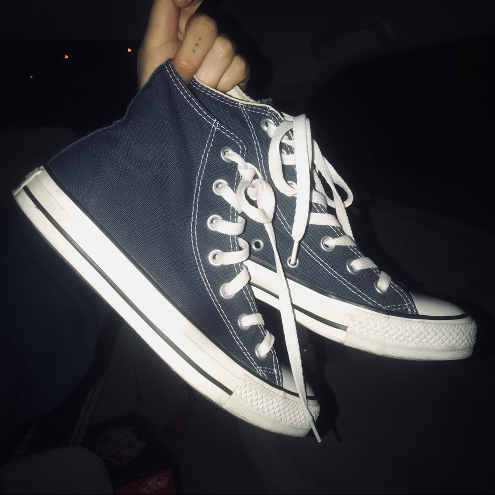 Navy Blue Converse Women’s sz.7